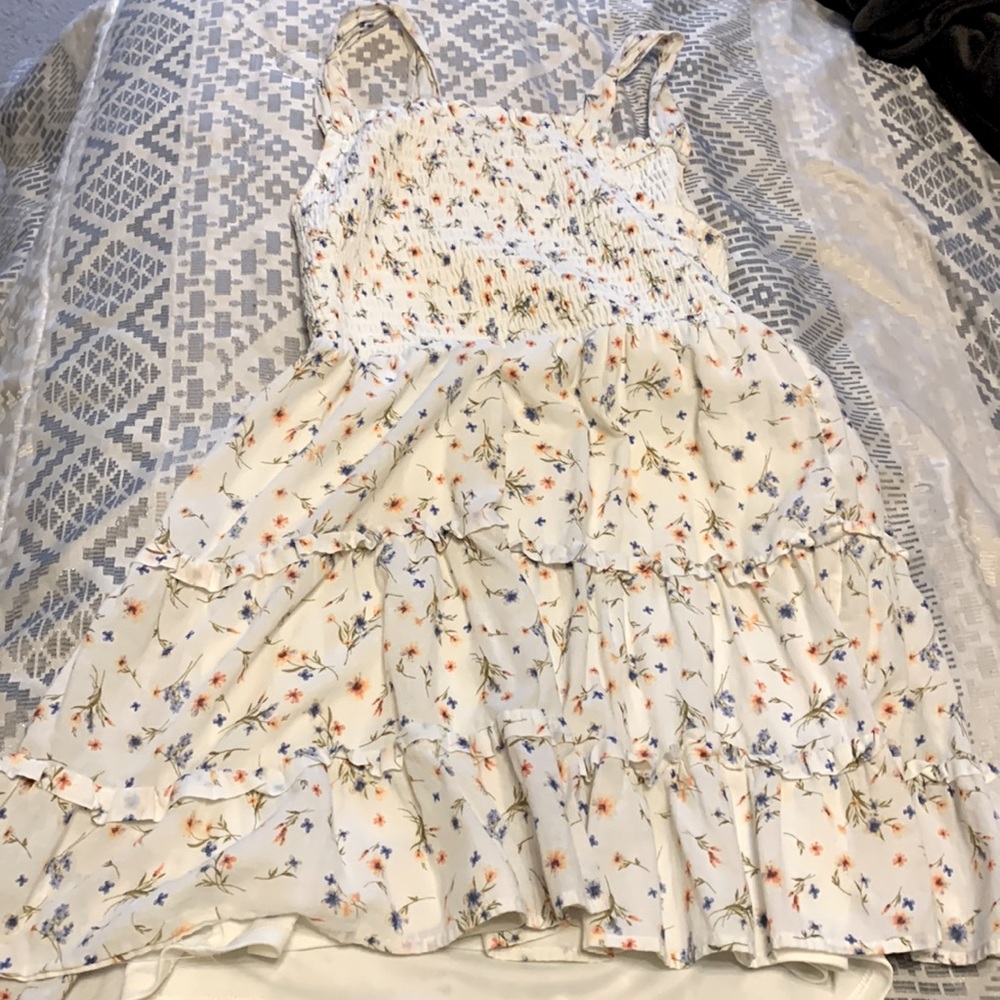 white floral dress for summer time. summer dress